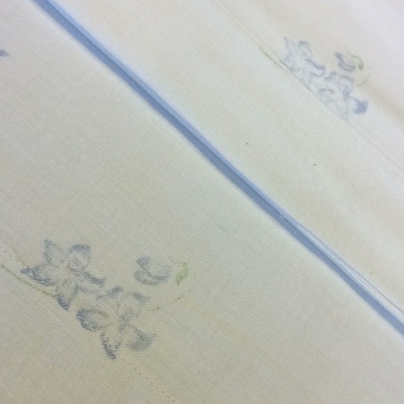 FINAL SALE PRICE Vintage White Stamped Floral Pillow Case Set - Picture 3 of 4